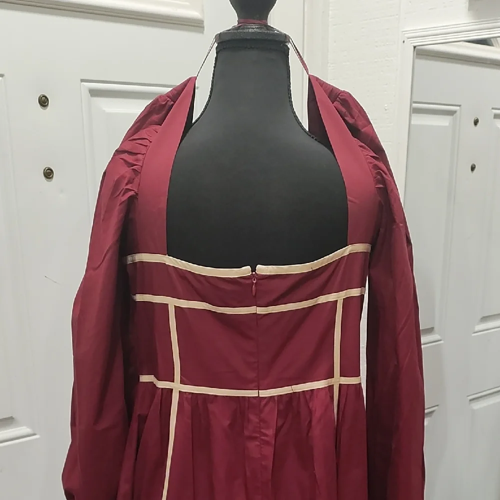 Square-Neck Burgundy Long Sleeve Tiered Dress with Contrast Trim - Picture 4 of 10